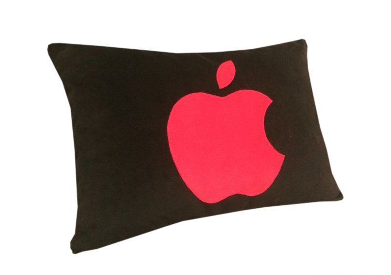 Декоративная подушка Apple