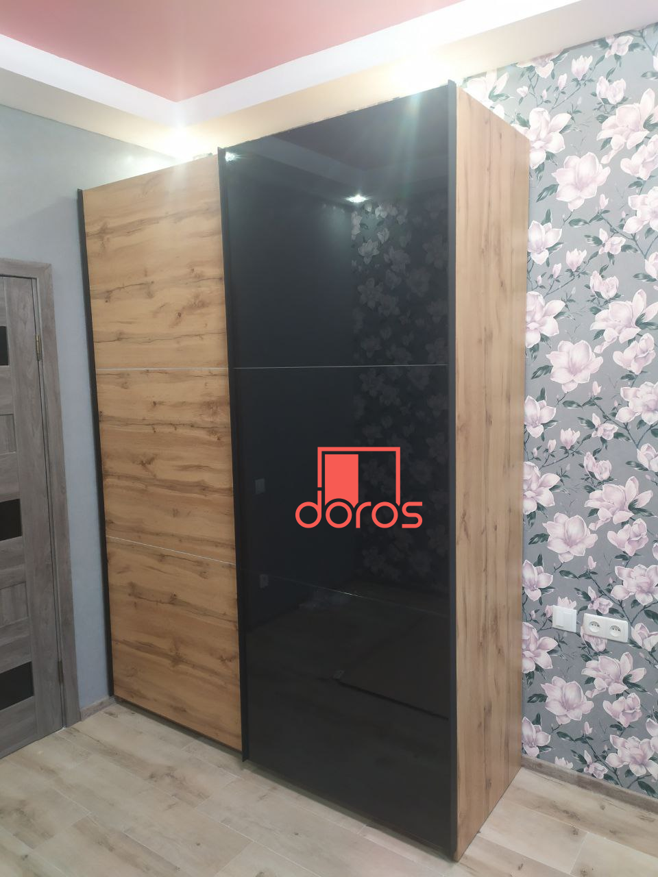 Шафа купе Doros G-Caiser Тахо 2 Скла / 3 частини 180х60х240 (42002099)Шафа купе Doros G-Caiser Тахо 1 ДСП / 1 Скло / 3 частини 180х60х240 (42005080)