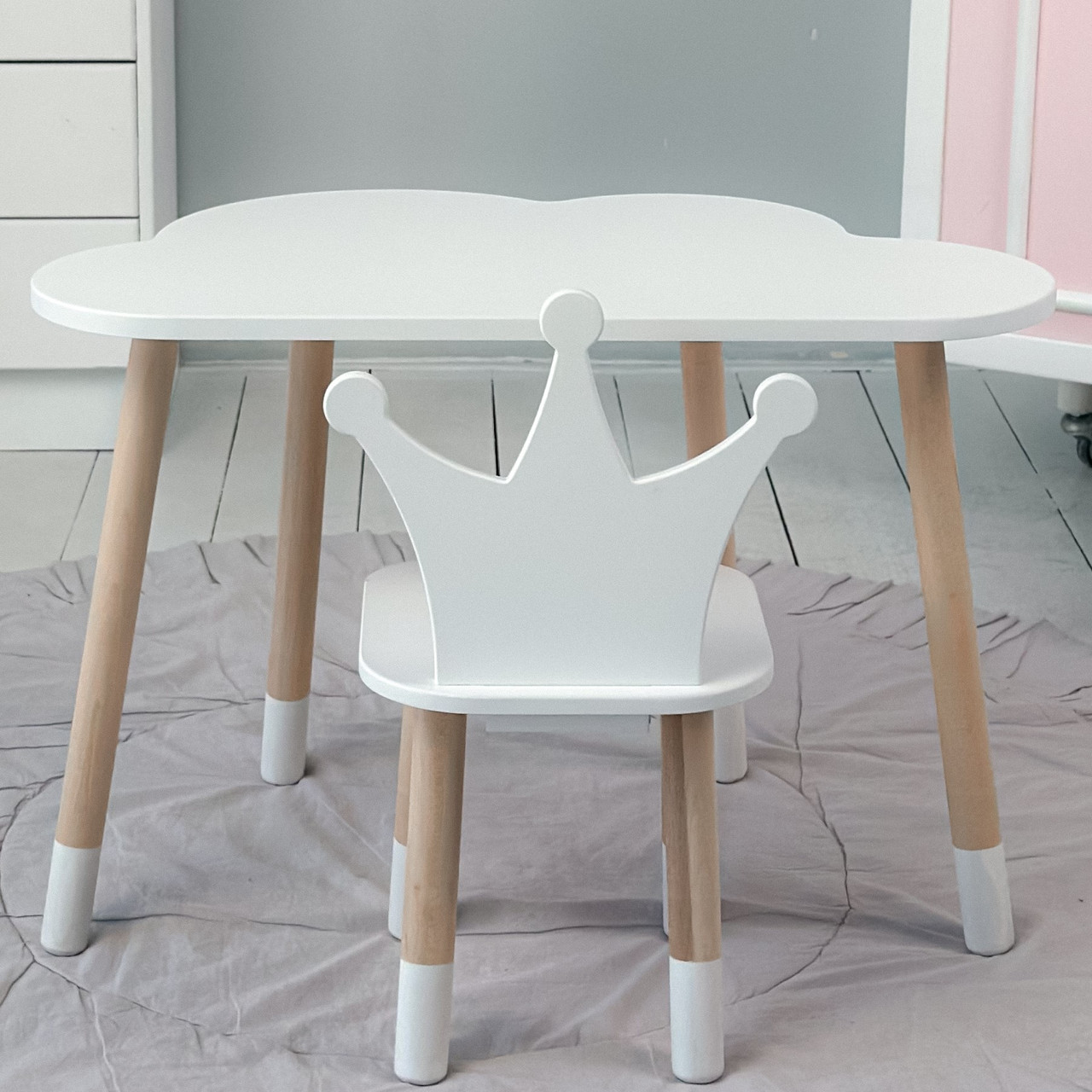 Стол тучка и стул детский белая корона. Столик для уроков, игр, еды